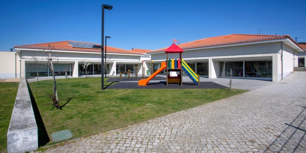 Associa&ccedil;&atilde;o de Pais e Amigos de Fermedo e S&atilde;o Miguel do Mato 